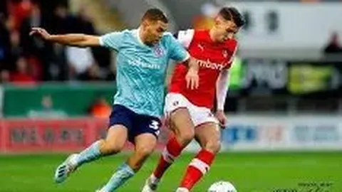 球迷目睹詹姆斯亮相吹牛老爹派对：听闻您光临，激动欢呼！