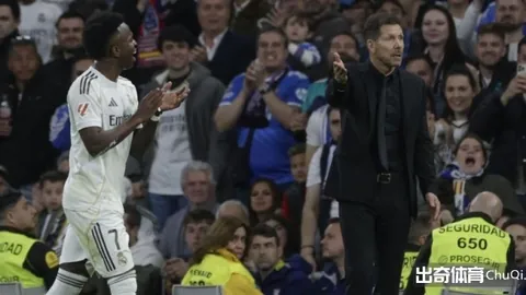 “曼联与切尔西均尝败果，英超赛事盘点”